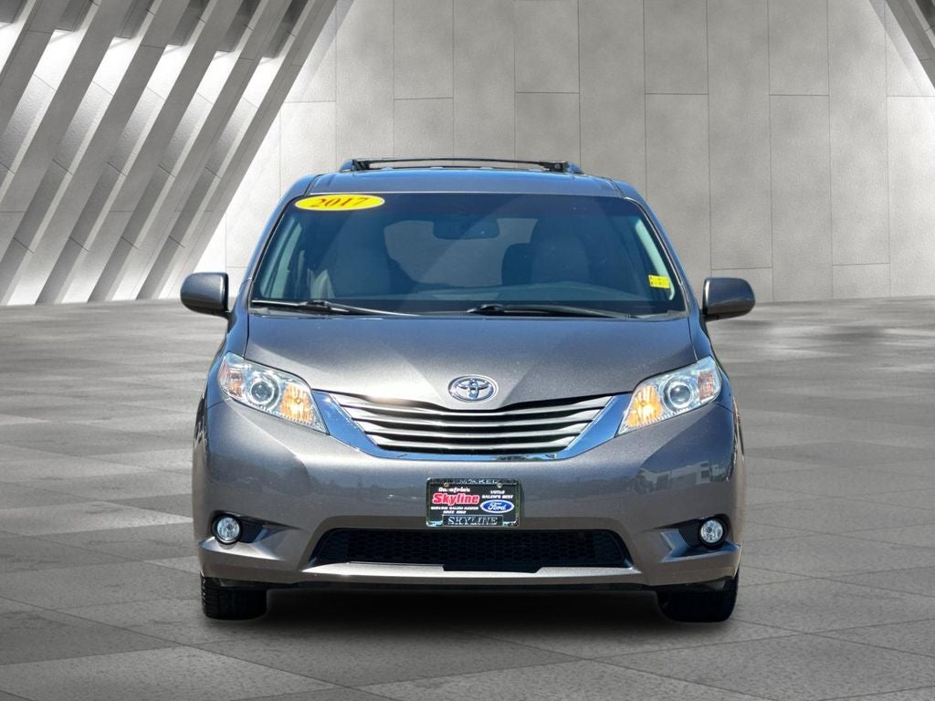 2017 Toyota Sienna XLE 7 Passenger
