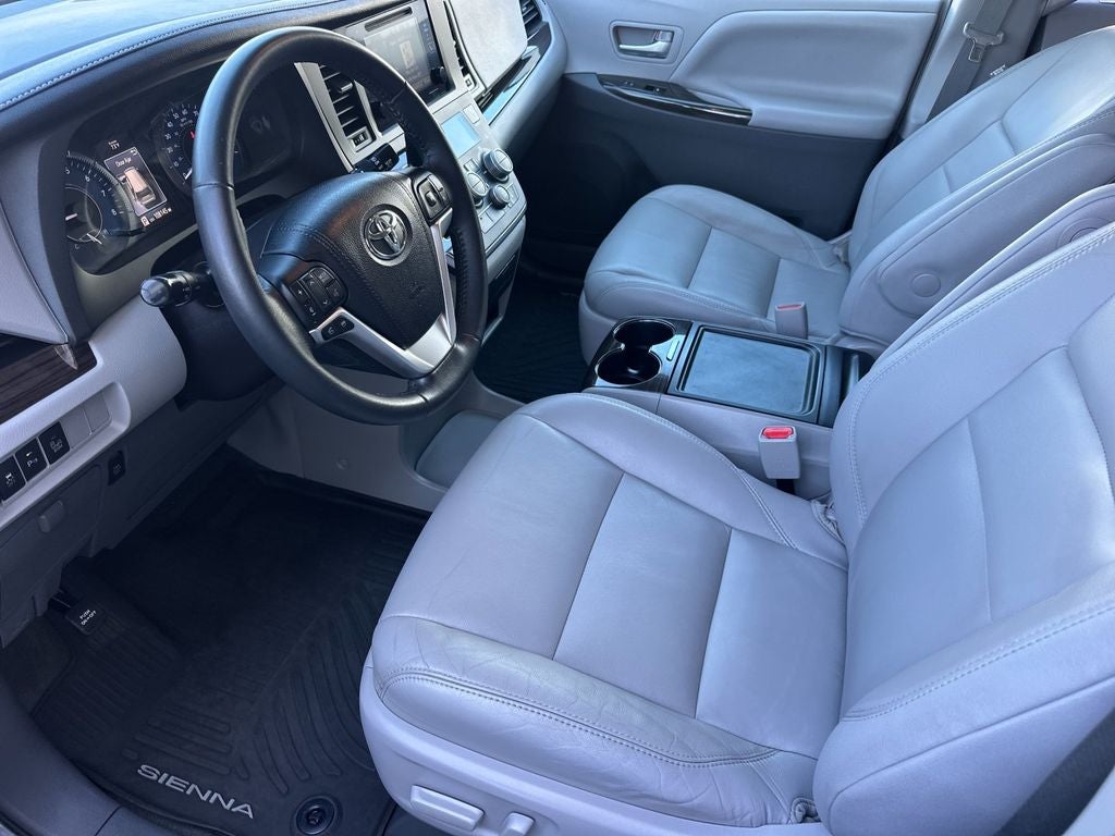 2017 Toyota Sienna XLE 7 Passenger
